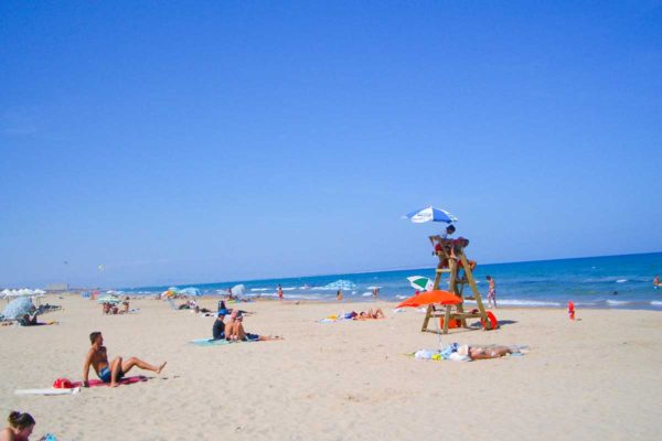 Villa Salvador heeft prachtige stranden in de omgeving bij Alicante, Torrevieja, la mata, guardemar del segura en nog veel meer moois
